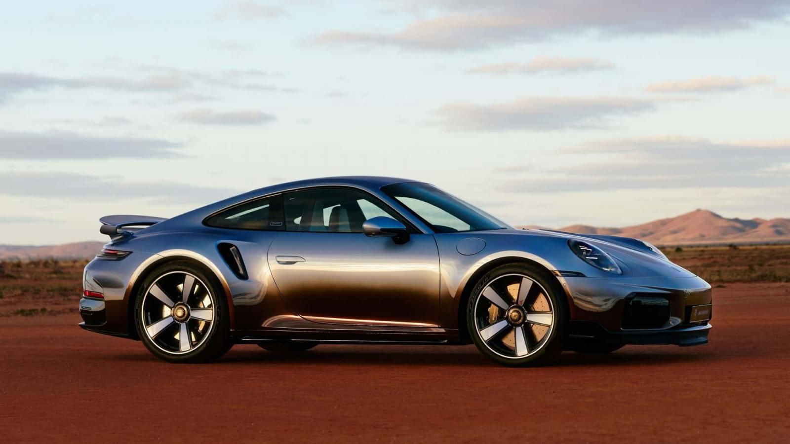 Η Porsche 911 Turbo S Land Down Under τιμά μια ολόκληρη ήπειρο 